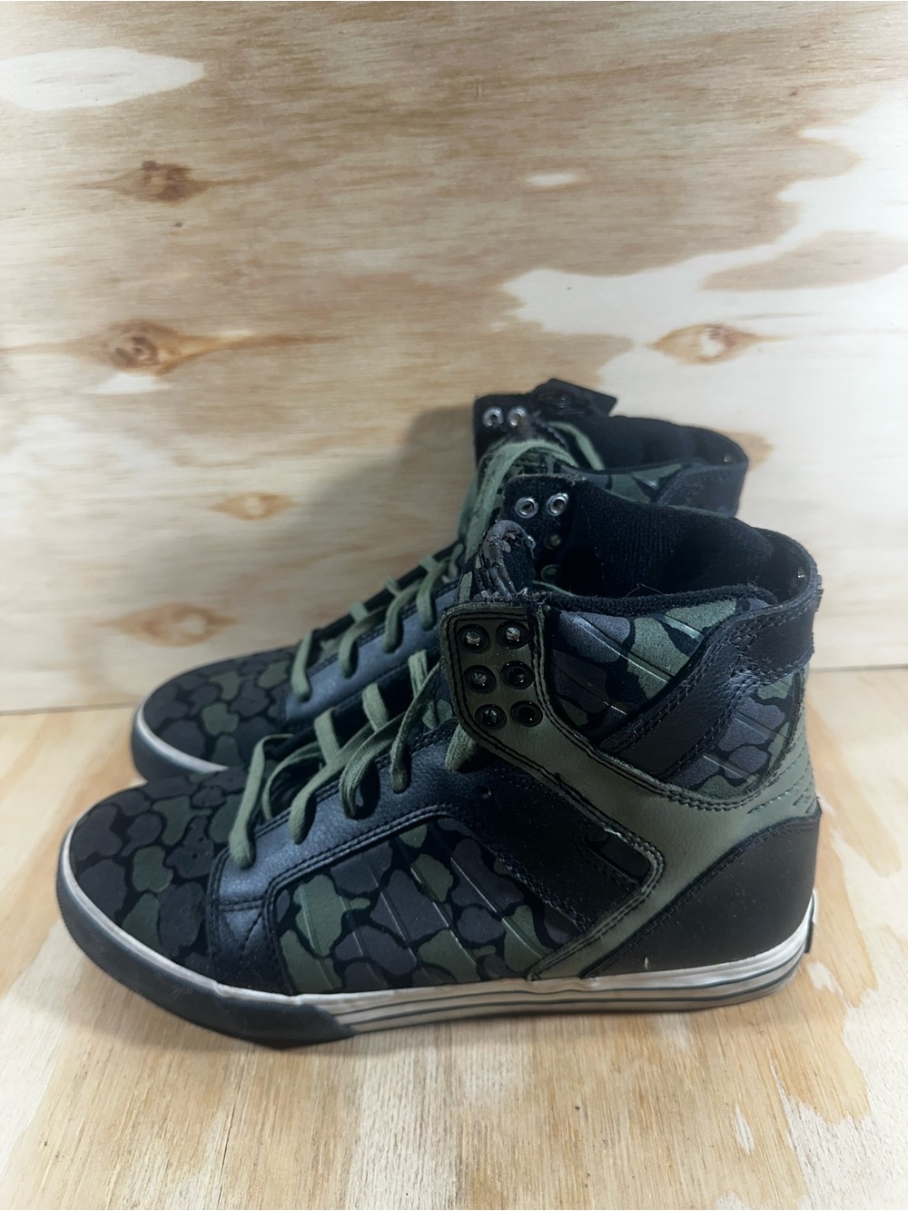 Supra Skytop High-Top Skate Sneakers in Green Camo Men’s Size 7.5